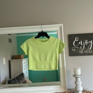 Size M. Lime Green Offline Aerie Athletic Top. Never Worn.